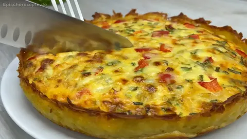 Herzhaftes Zwiebel-Kartoffel-Gericht mit Käse