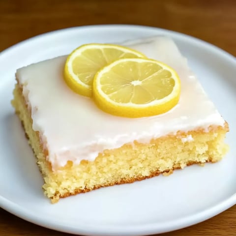 Saftiger Zitronenkuchen (schnelles Rezept)