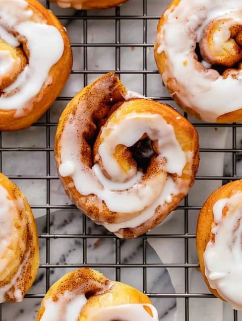 A tray of cinnamon rolls.